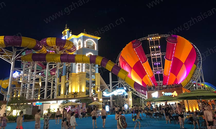 超级龙卷风水滑道提供了一种新的、刺激的水上体验