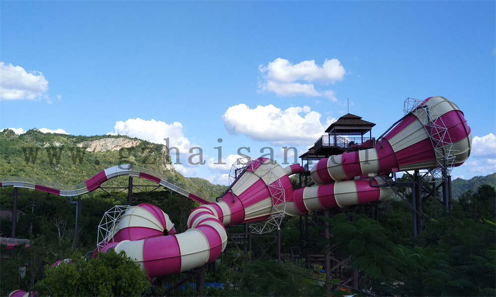 水上滑梯厂创新引领者：刺激与安全的完美结合