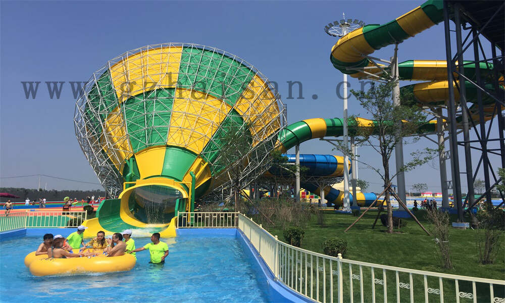 如何进行水上乐园设备的清洁和保养？